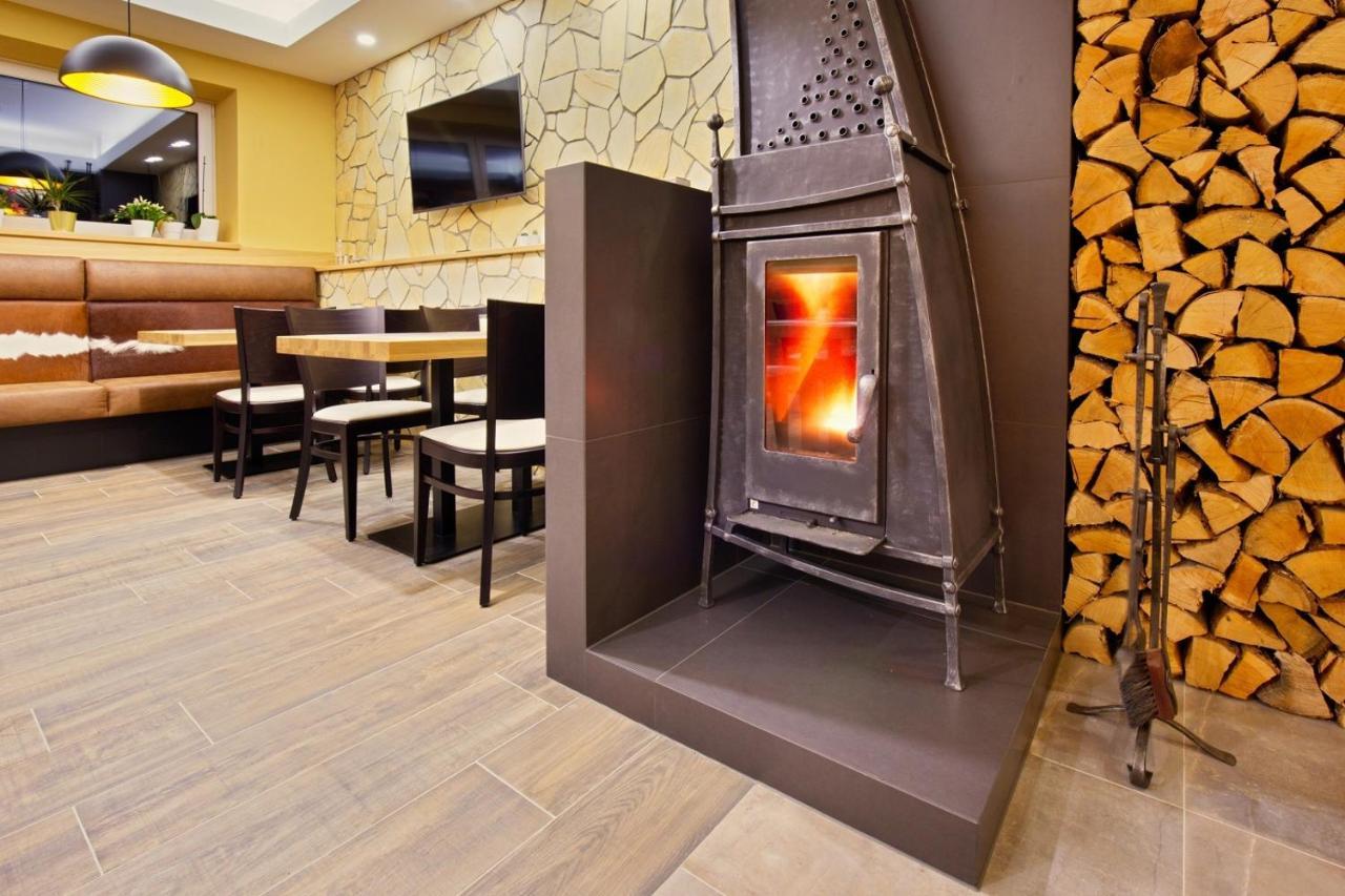 Rokava Hotel Rohatec Bagian luar foto